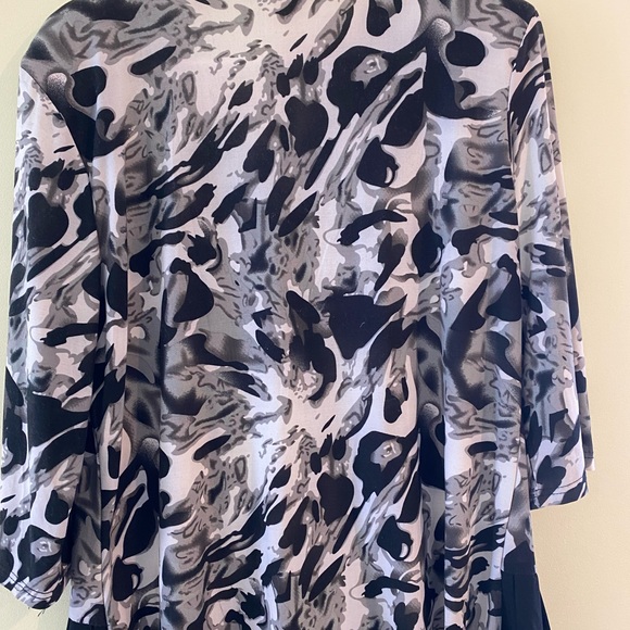 Blouse With Gems - Picture 2 of 3